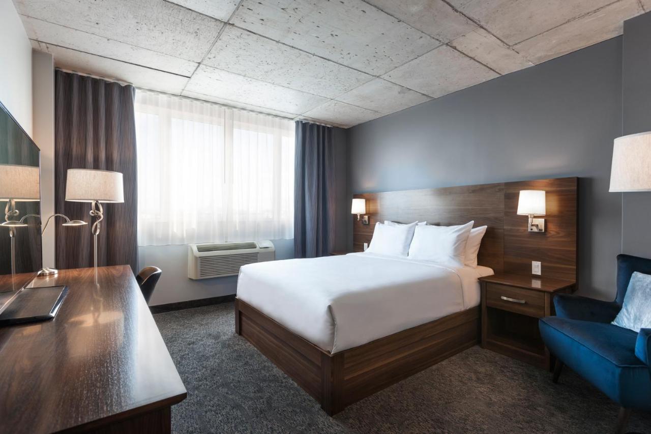 Imperia Hotel Et Suites Boucherville Exterior foto